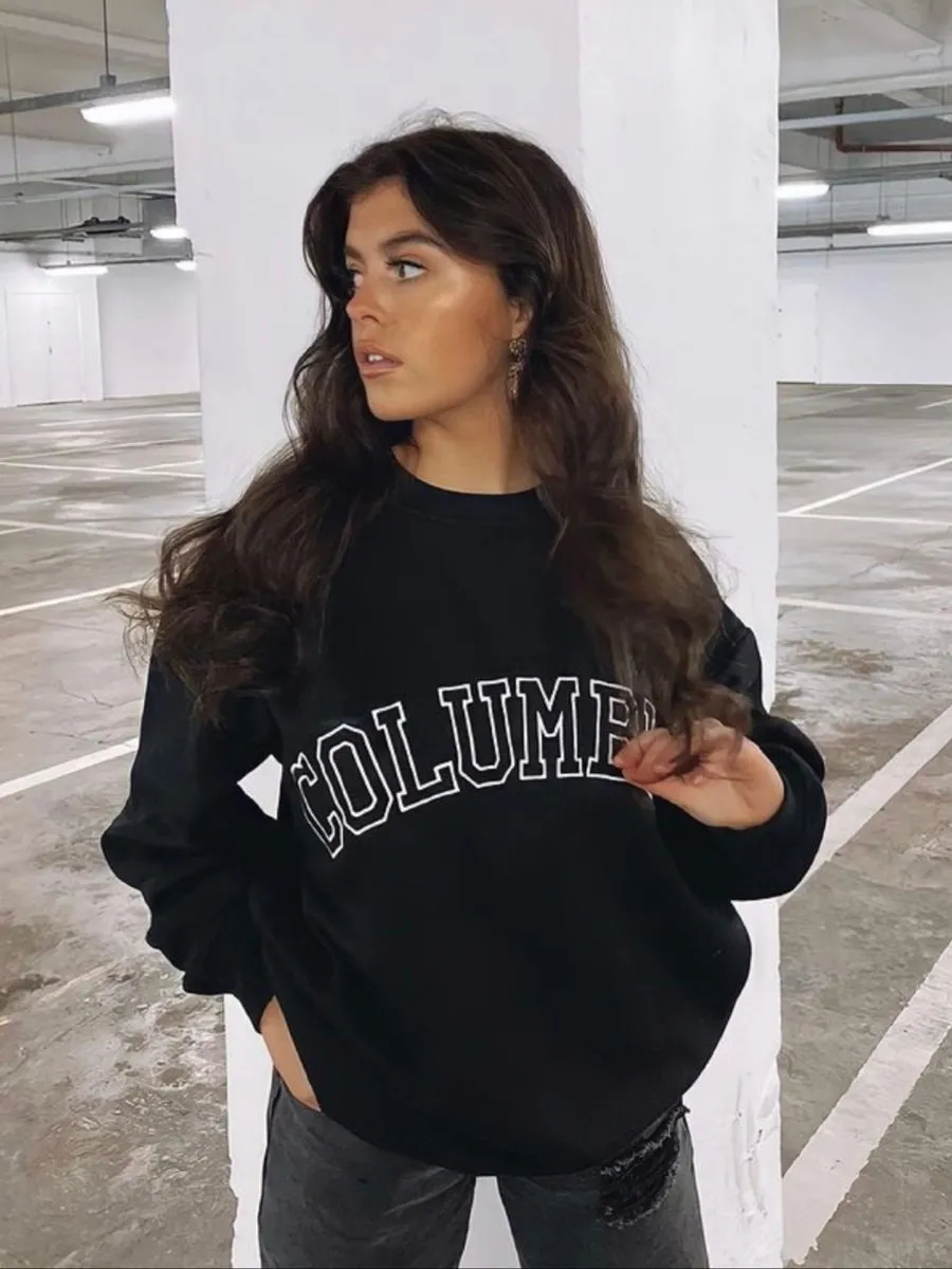 Heather COLUMBIA Embroidered Sweatshirt Jumper In Black