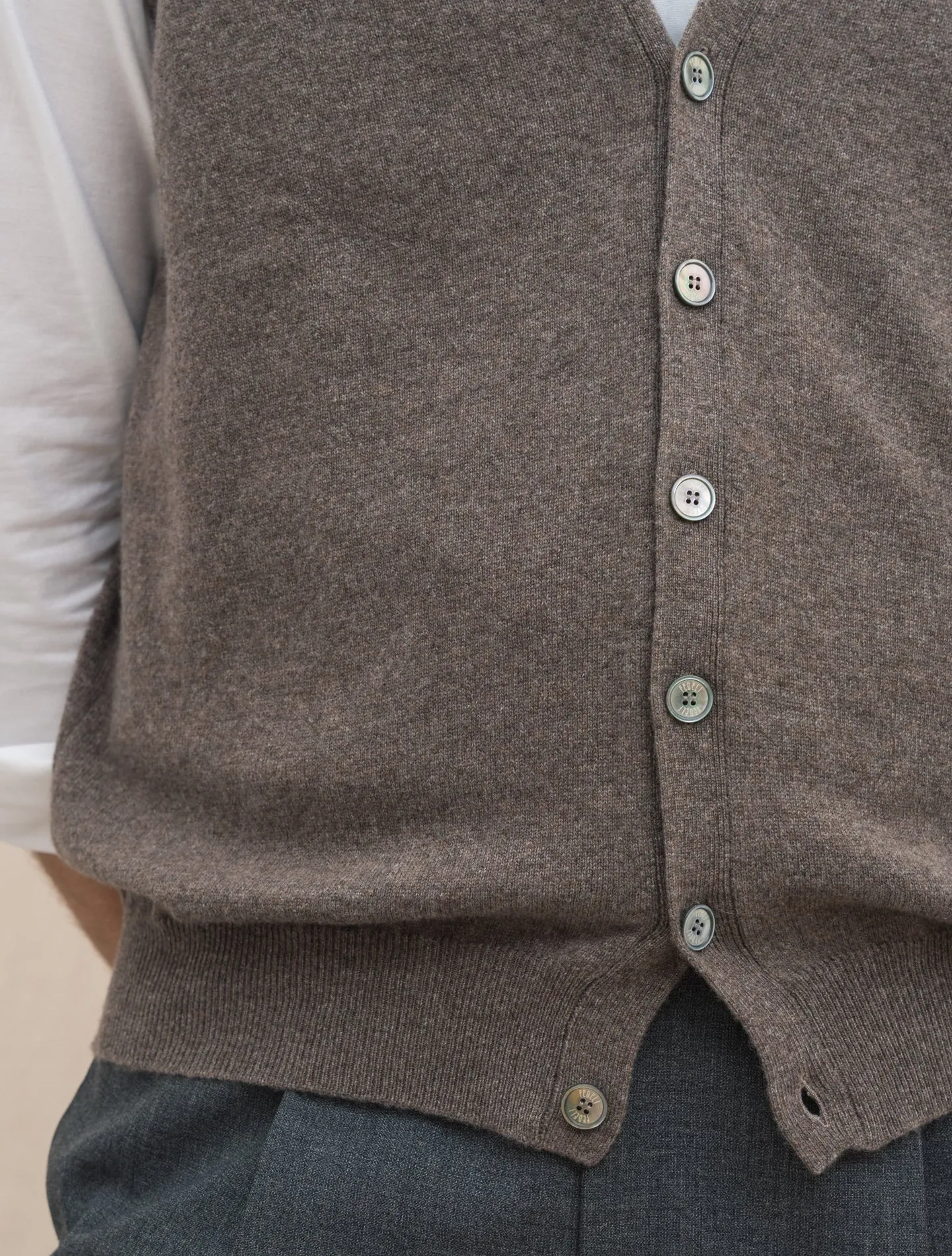 Knitted Cashmere Vest Brown