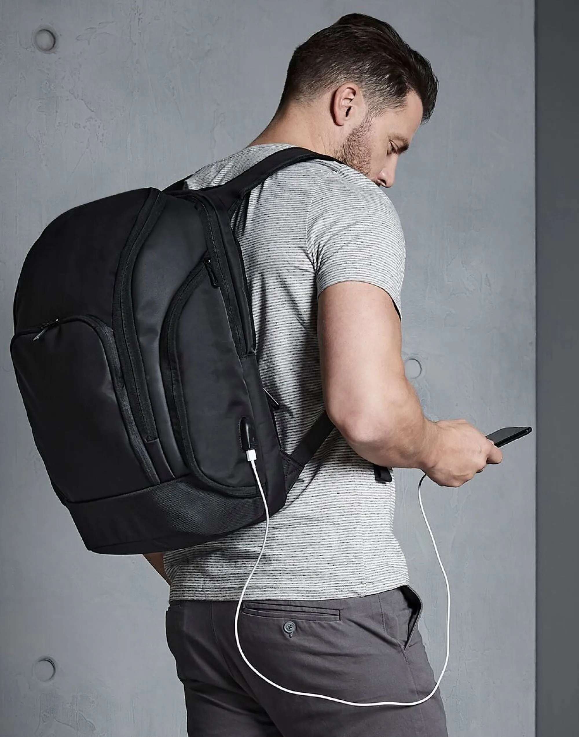QD910 Quadra Pro-Tech Charge Backpack