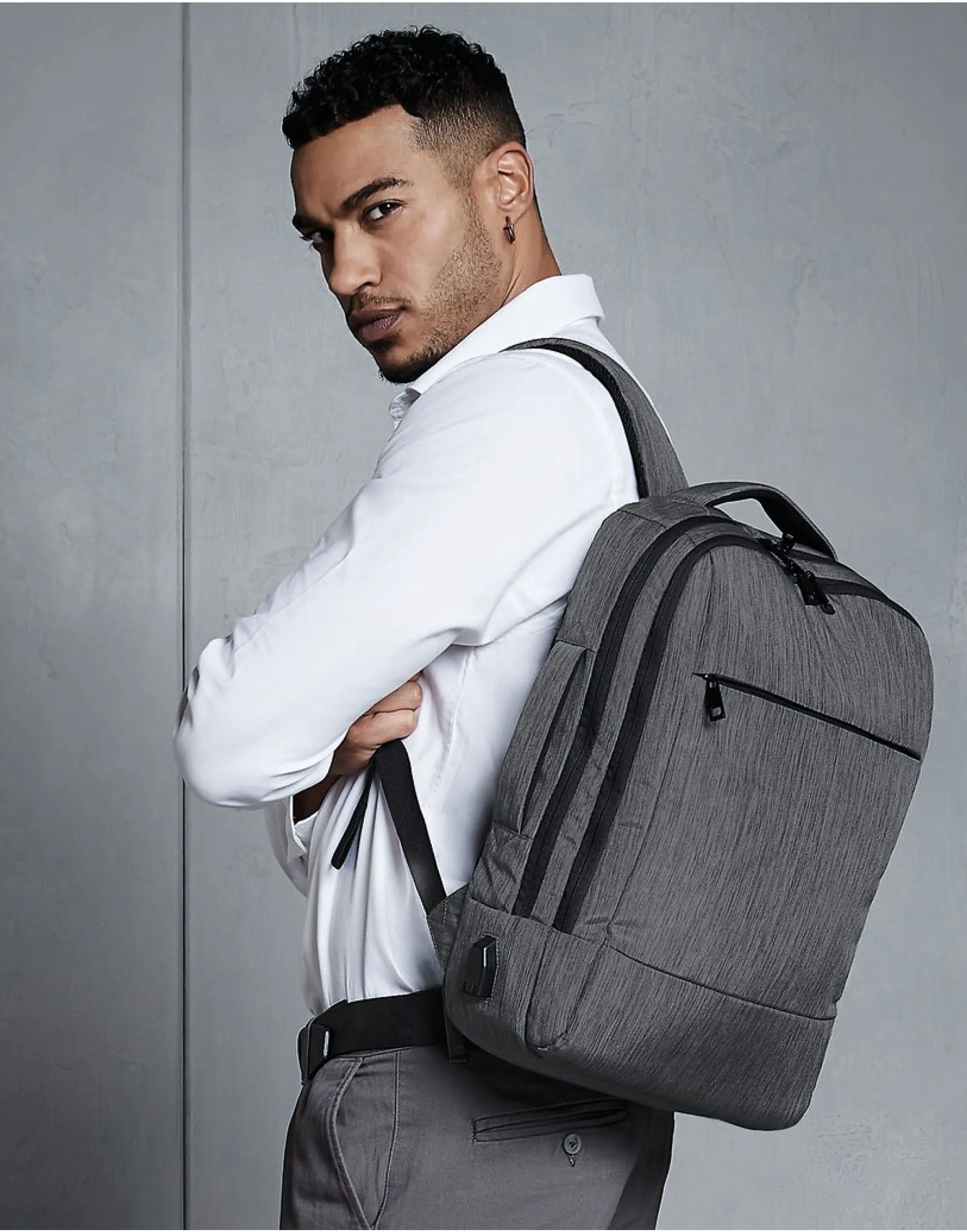 QD990 Quadra QTech Charge Convertible Backpack