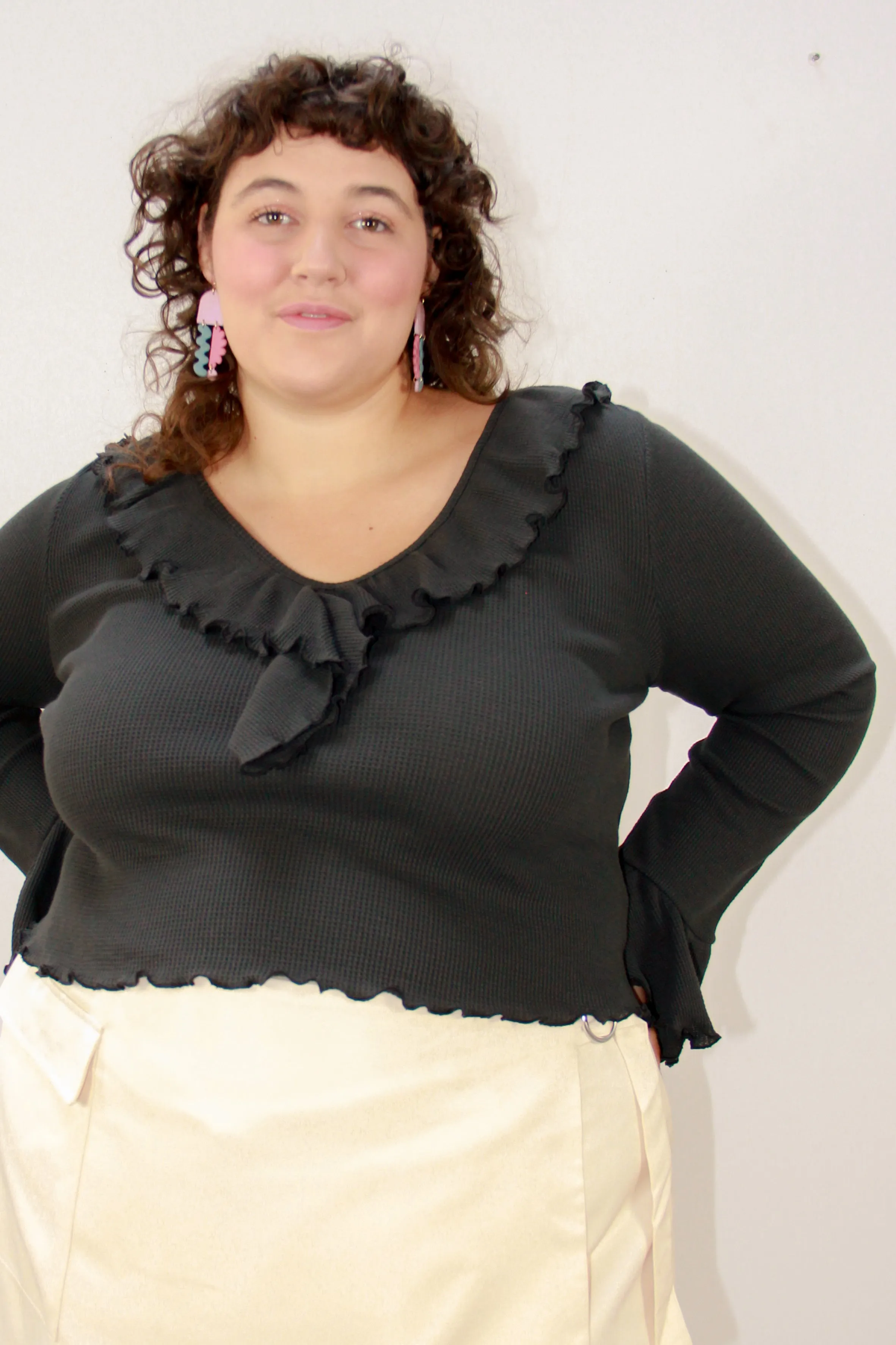 THE DAZED FLARE TOP ~ BLACK