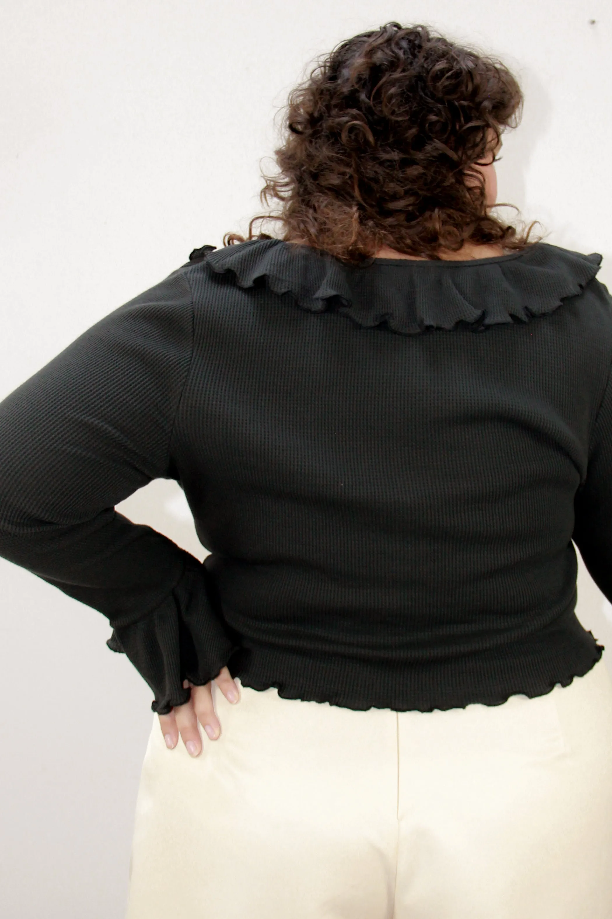 THE DAZED FLARE TOP ~ BLACK