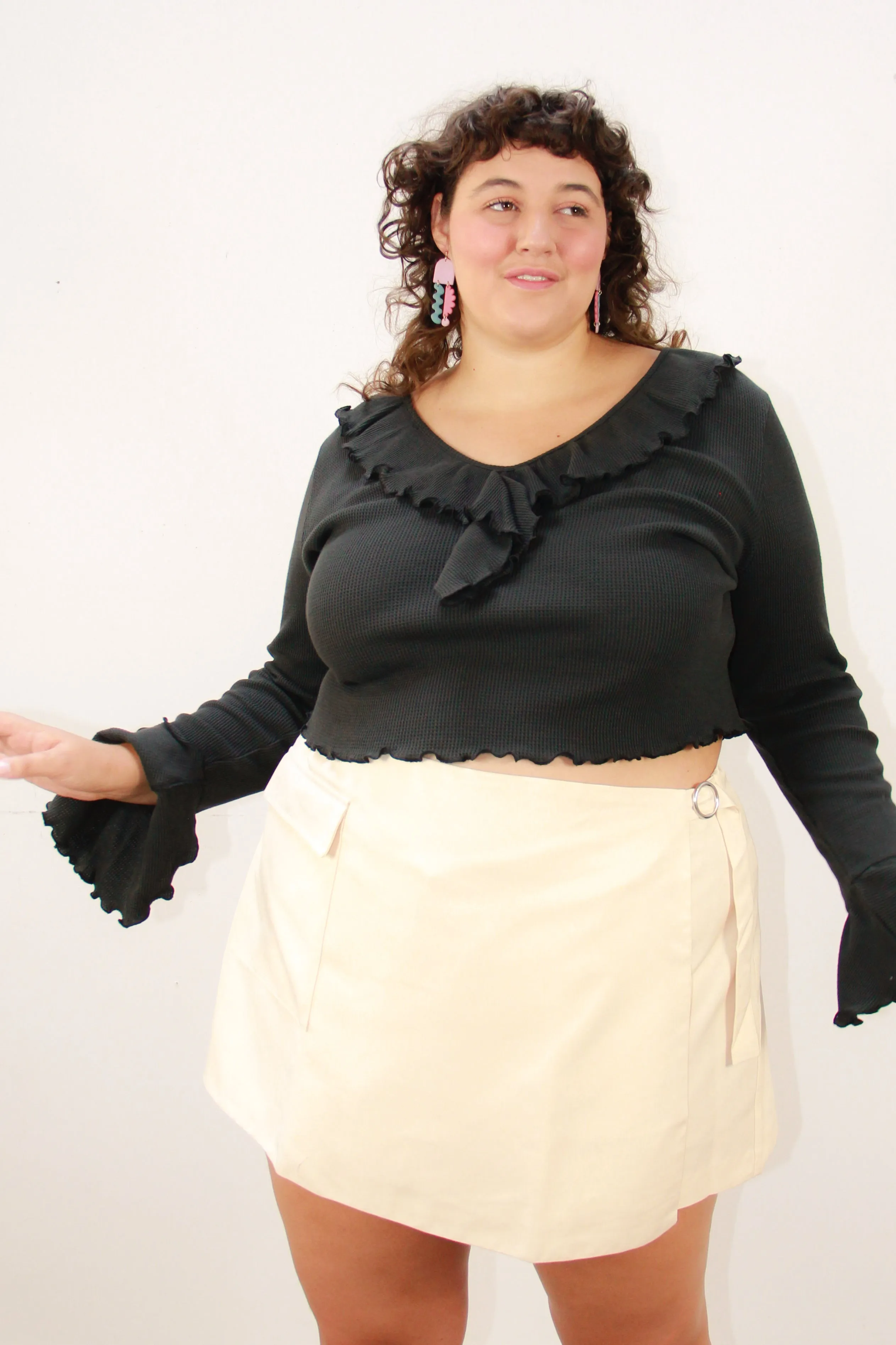 THE DAZED FLARE TOP ~ BLACK